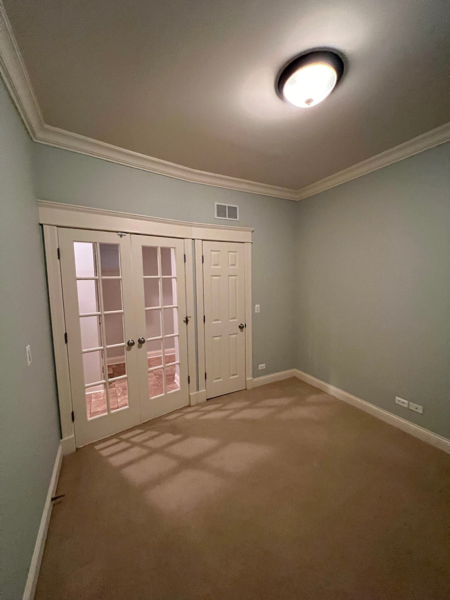 4th Bedroom - 2042 N Racine Ave