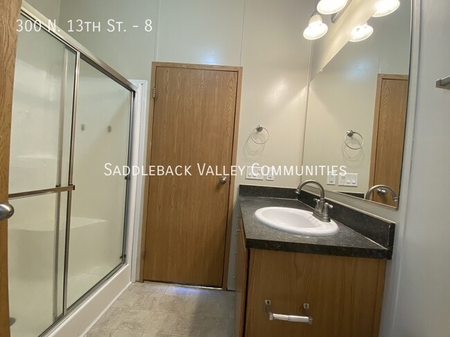 Building Photo - 300 N 13th St