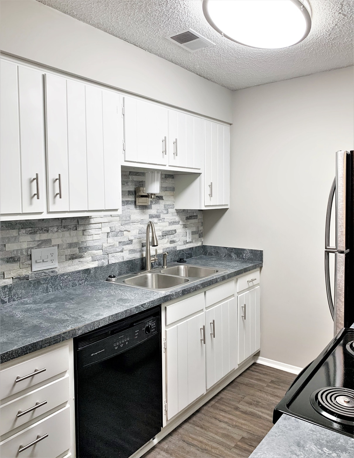 Modern Kitchen - Terra Trace Apartments