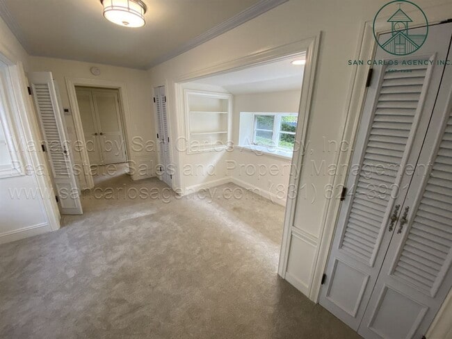 Building Photo - Completely Remodeled One Bedroom Carmel Hi...
