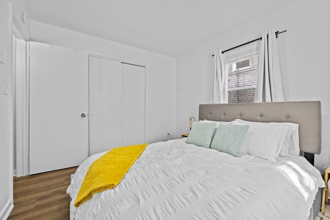 Building Photo - 172 Cherry St