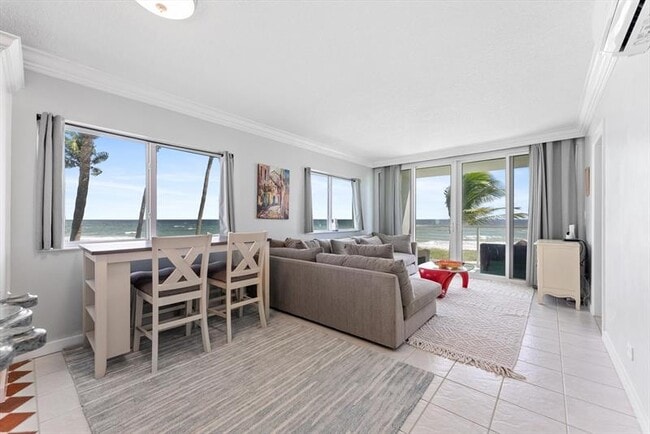 Building Photo - 1041 Hillsboro Mile