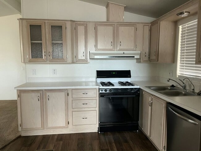 Building Photo - 201 S Greenfield Rd