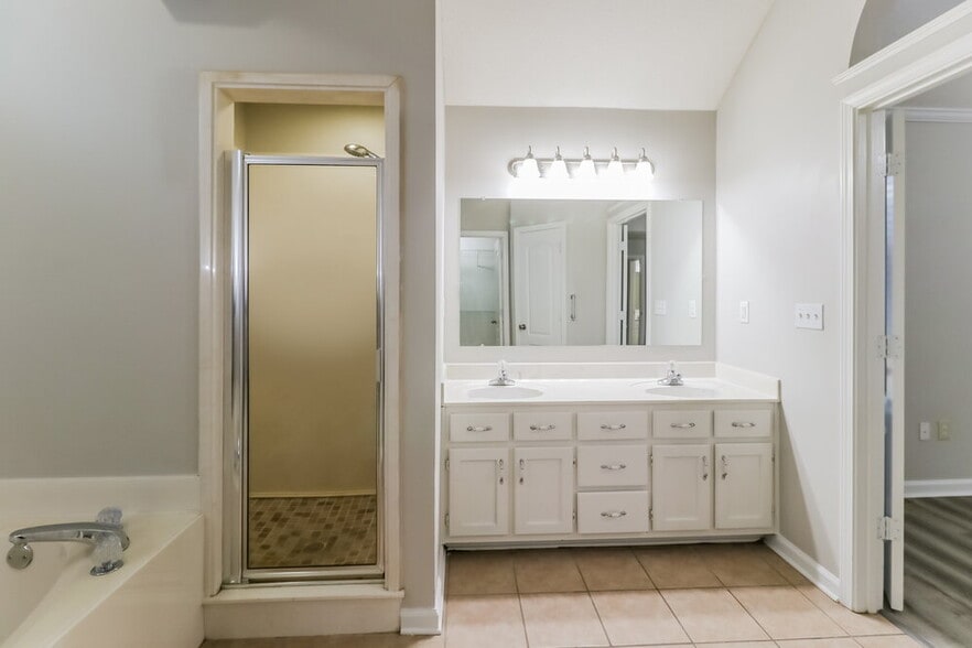 Building Photo - 6181 Braybourne Main