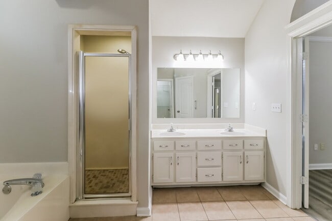 Building Photo - 6181 Braybourne Main