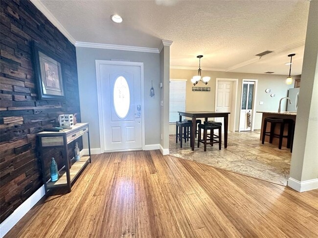 Building Photo - 14622 Pinecrest Dr