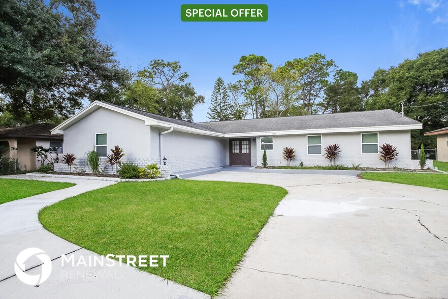 Primary Photo - 1005 Park Dr