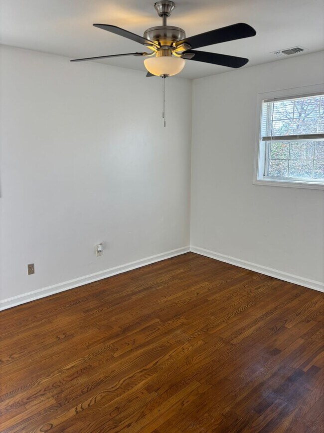 Building Photo - Wesley Hills Subdivision