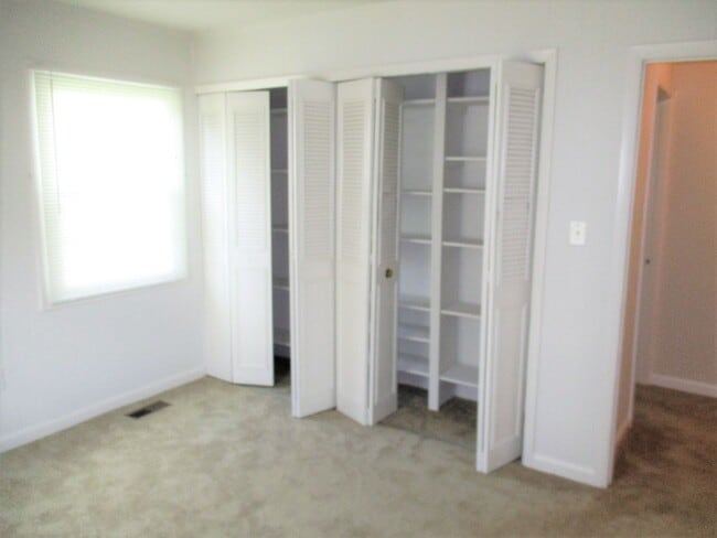 Building Photo - Beautiful 4 Bed 2 Bath Home Sitting On A Spacious Lot In Serene Greenbriar