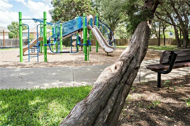 Building Photo - 10504 Wylie Dr