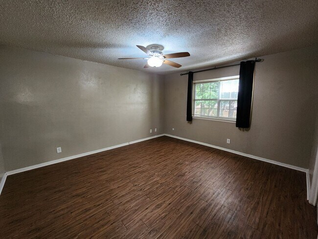 Building Photo - 7604 Bridges Ave