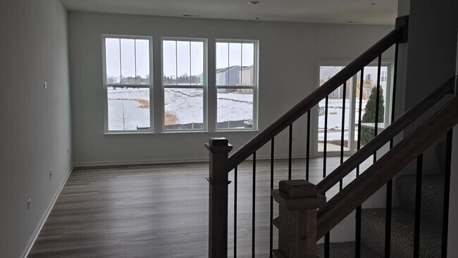 Building Photo - 450 Hathaway Ln