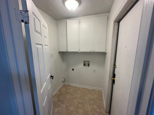 Building Photo - AVAILABLE NOW; APPLY TODAY AT OUR WEBSITE 2 WEEKS FREE!!!!!