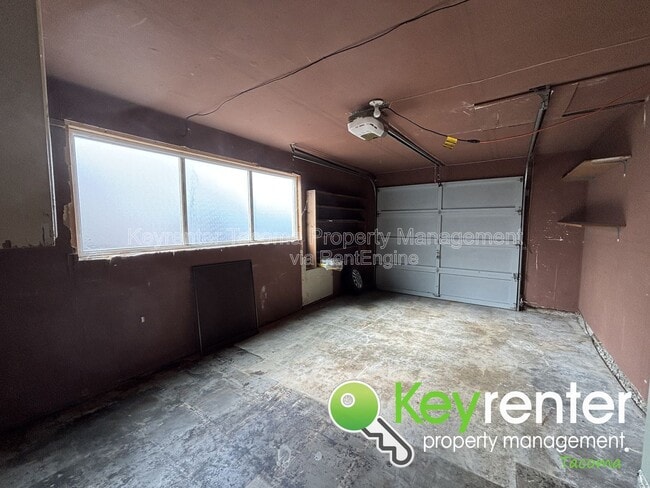 Building Photo - 5124 N 48th St