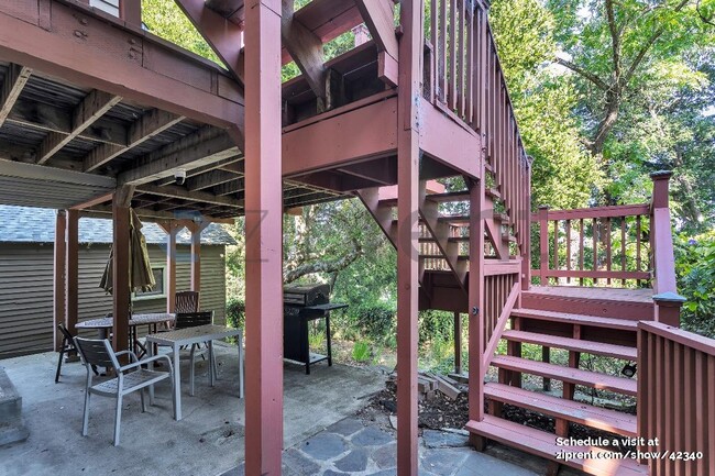 Building Photo - 654 Chetwood St