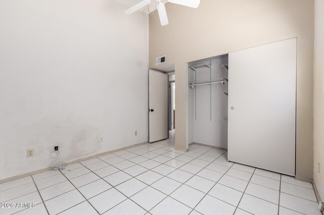 Building Photo - 911 S Hacienda Dr