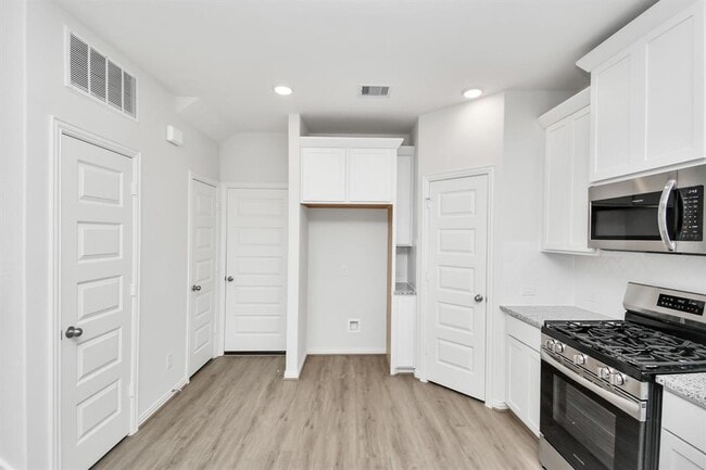 Building Photo - 1534 Revolution Way