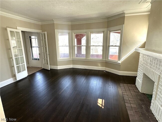 Building Photo - 3342 Desota Ave