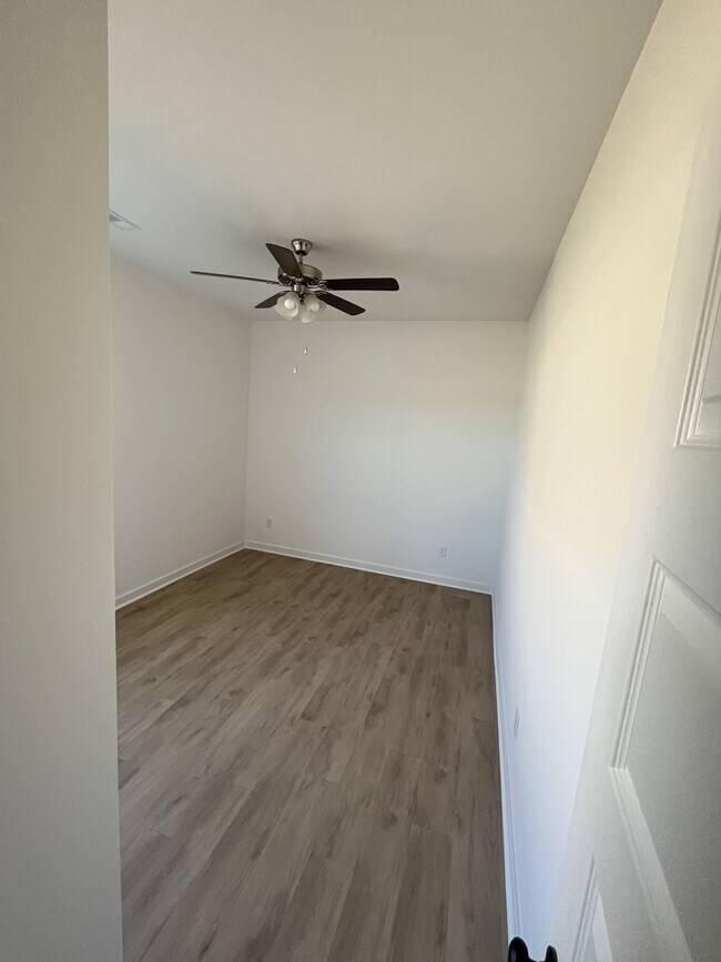 Building Photo - 464 W Gosling Isle