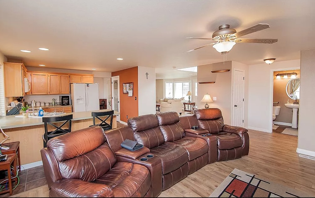 Building Photo - 7715 Galiano Dr
