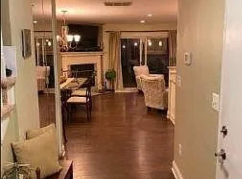 Building Photo - 64 Holly Dr