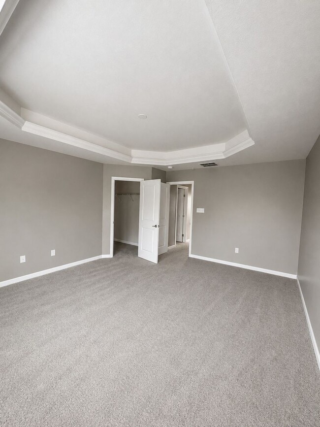 Building Photo - Beautiful Townhome located in Sewickley!