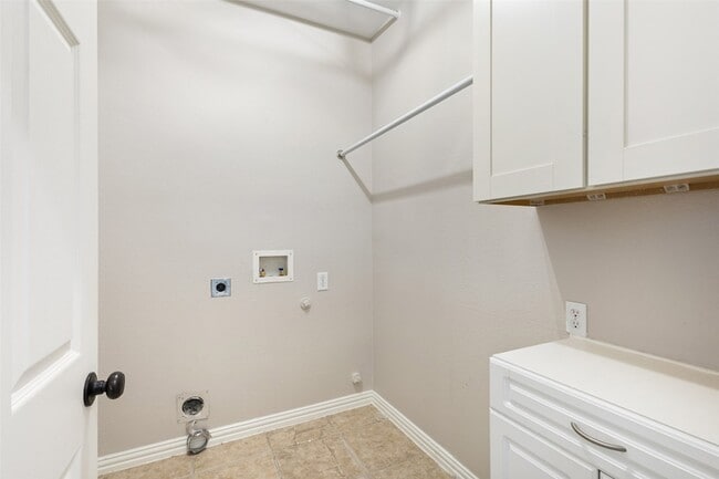 Building Photo - 7905 Purple Martin Way