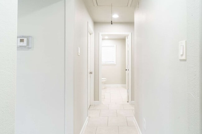Building Photo - 11623 Rowan Ln
