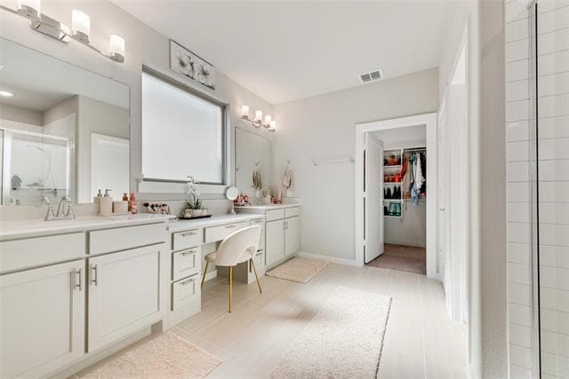 Building Photo - 211 Coyote Creek Dr