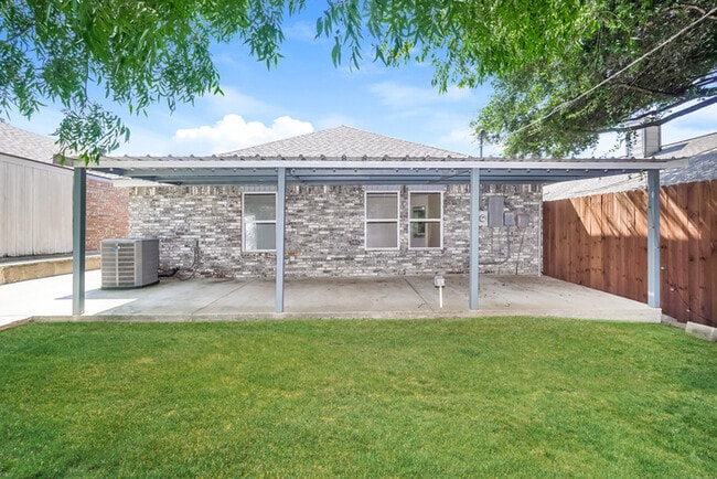 Building Photo - 1211 Hilburn Ct