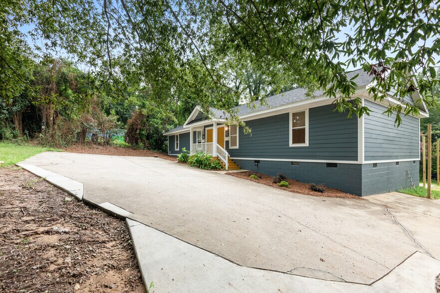Building Photo - 907 Beaufort St