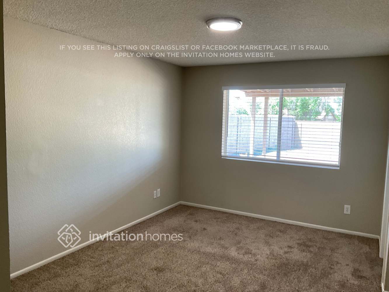 Building Photo - 940 S Fontana