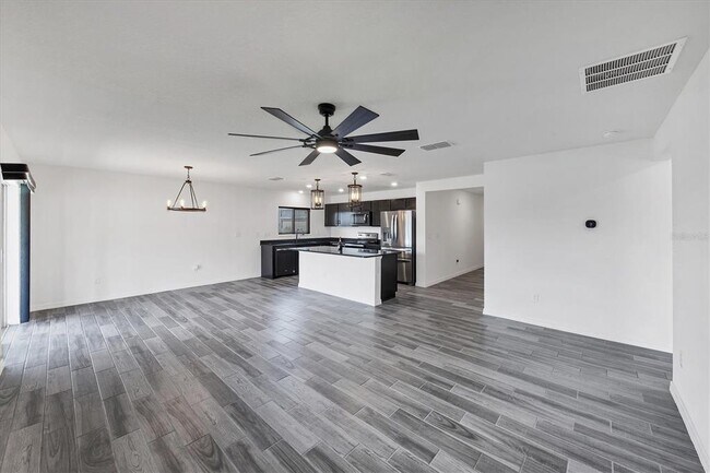 Building Photo - 7335 34th Ct E