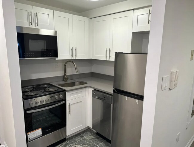 Building Photo - W. W 84th St