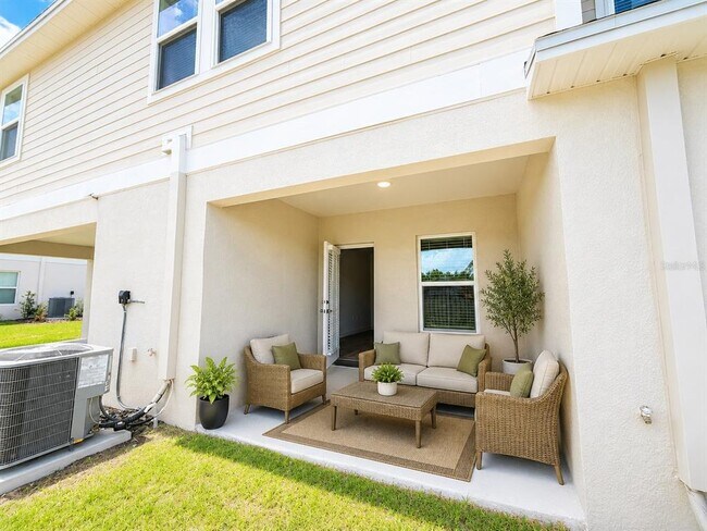 Building Photo - 3754 King Hill Dr