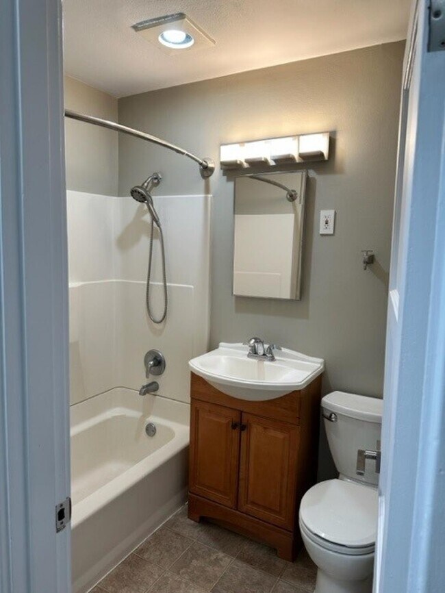 Building Photo - Diamond Marina Apartments - 1 bedroom