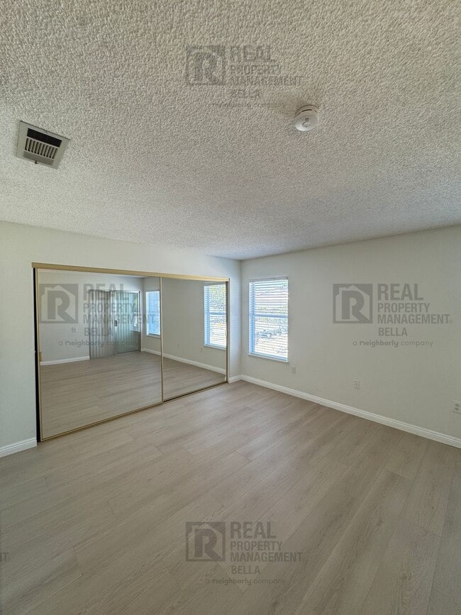 Building Photo - 55+ Community Gem: Open Floor Plan, Large Backyard & Clubhouse Amenities