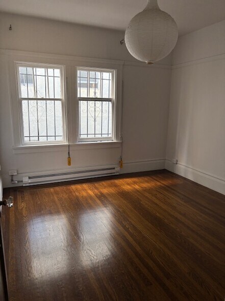 Building Photo - 344 40th St