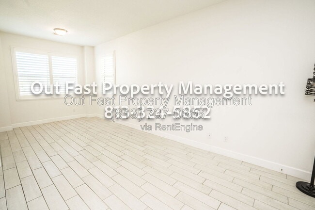 Building Photo - 4859 W Prescott St