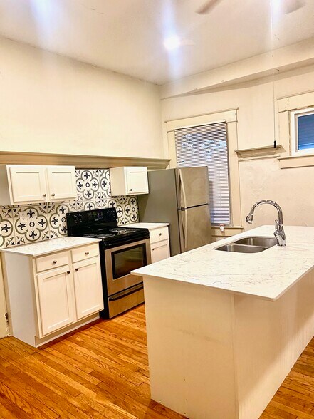 Building Photo - 1432 12th St S