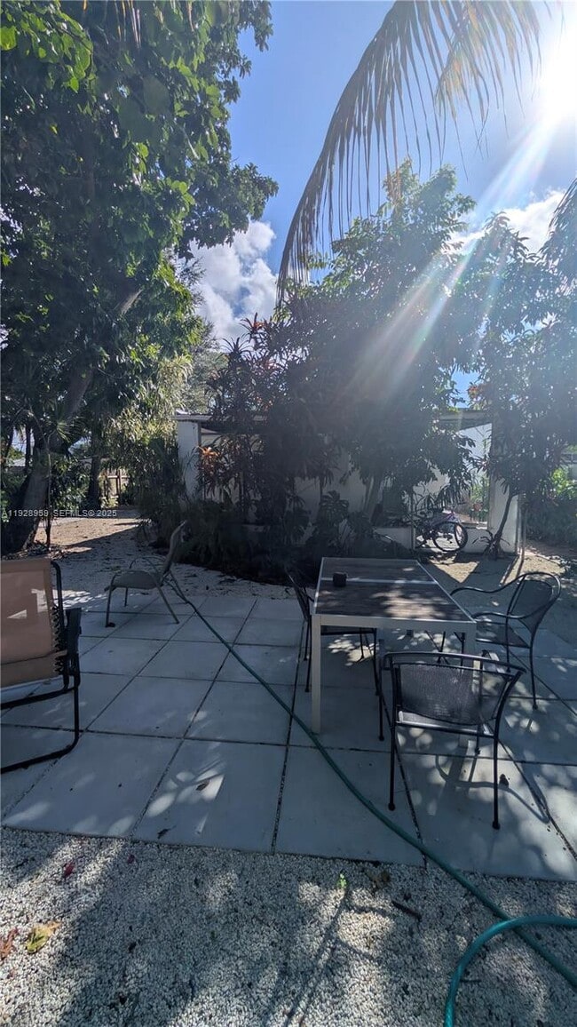 Building Photo - 1431 NW 26th St