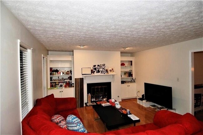 Building Photo - 808 Park Ridge Cir