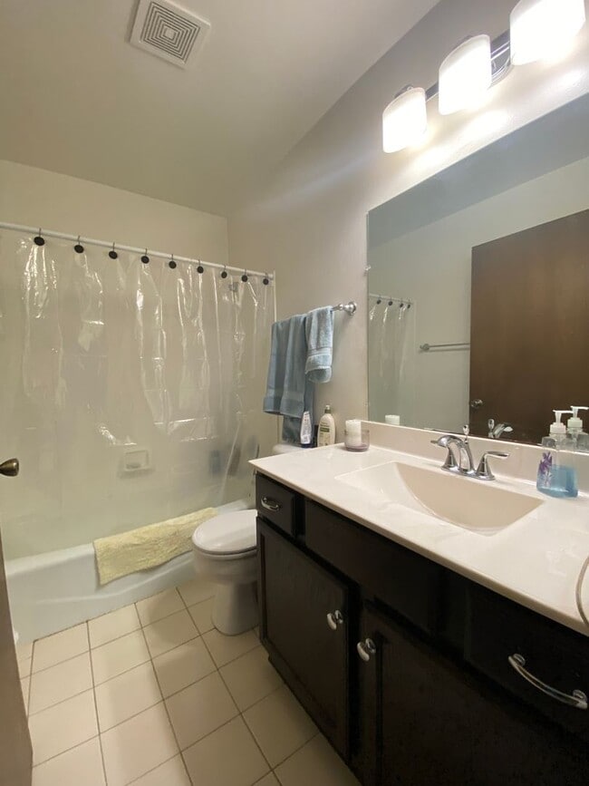 Building Photo - 3BD Townhome in Hartridge