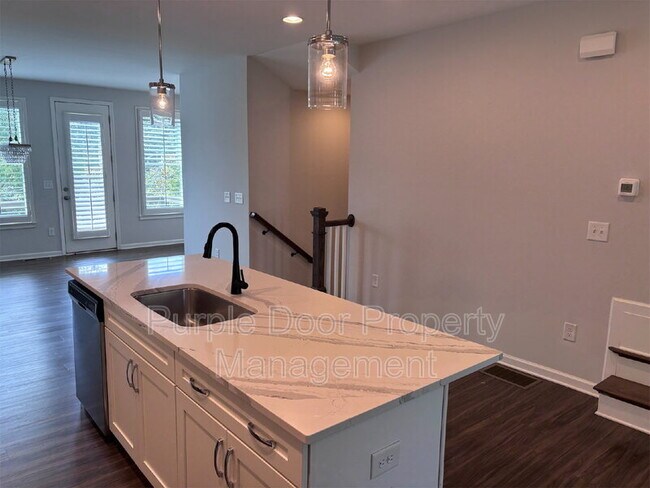 Building Photo - 745 Hamilton Cir SE
