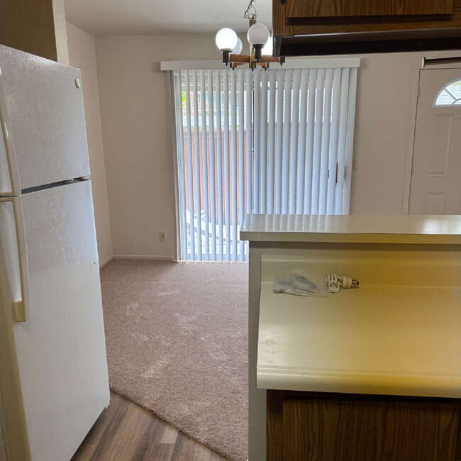 Building Photo - Stonegate living