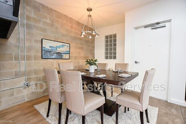 Building Photo - 5008 S MacDill Ave