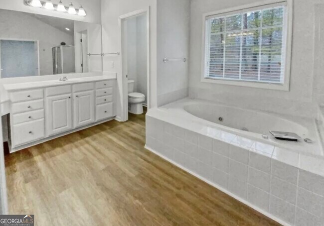 Building Photo - 1115 Fountain Crest Dr