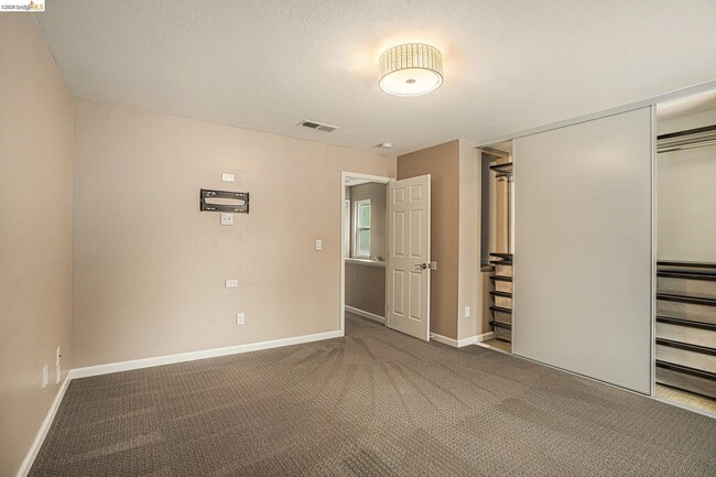 Building Photo - 358 Eastgate Ln