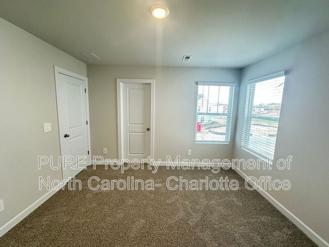 Building Photo - 1764 Braemar Vlg Dr