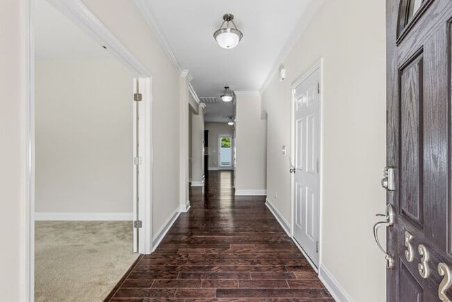 Building Photo - 5 Bedrooms in the heart of Summerfield!